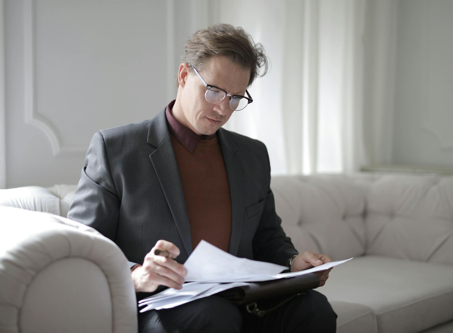 développer son charisme, charisme, leadership inspirant, influence positive, confiance en soi, communication assertive, langage corporel, posture assurée, empathie, écoute active, expression orale, voix posée, gestion du regard, authenticité, persuasion éthique, impact personnel, présence scénique, motivation d’équipe, crédibilité, assertivité, rayonnement personnel, mentorat, dynamique de groupe, vision inspirante, charisme professionnel, leadership charismatique, feedback constructif, influence bienveillante, charisme relationnel, engagement collectif, impact émotionnel, affirmation de soi, cohésion d’équipe, charisme naturel
